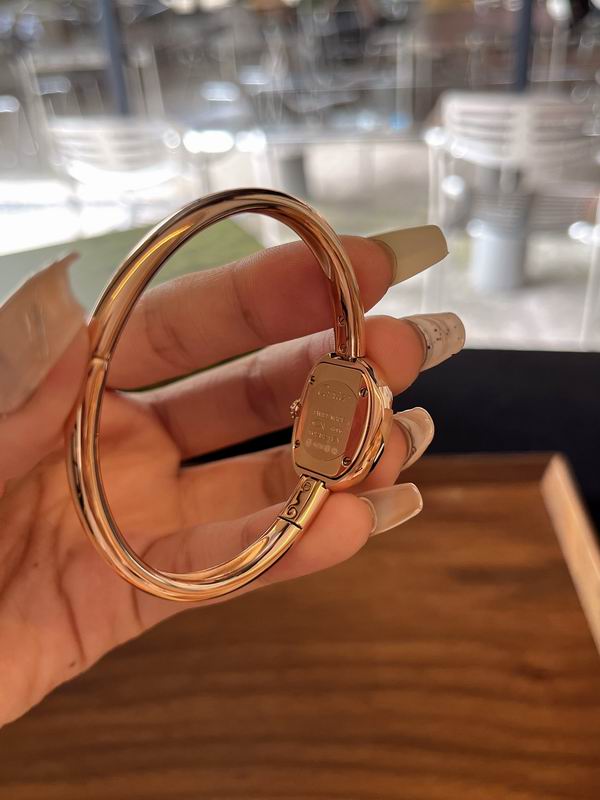 Old Money Oval Watch - draft