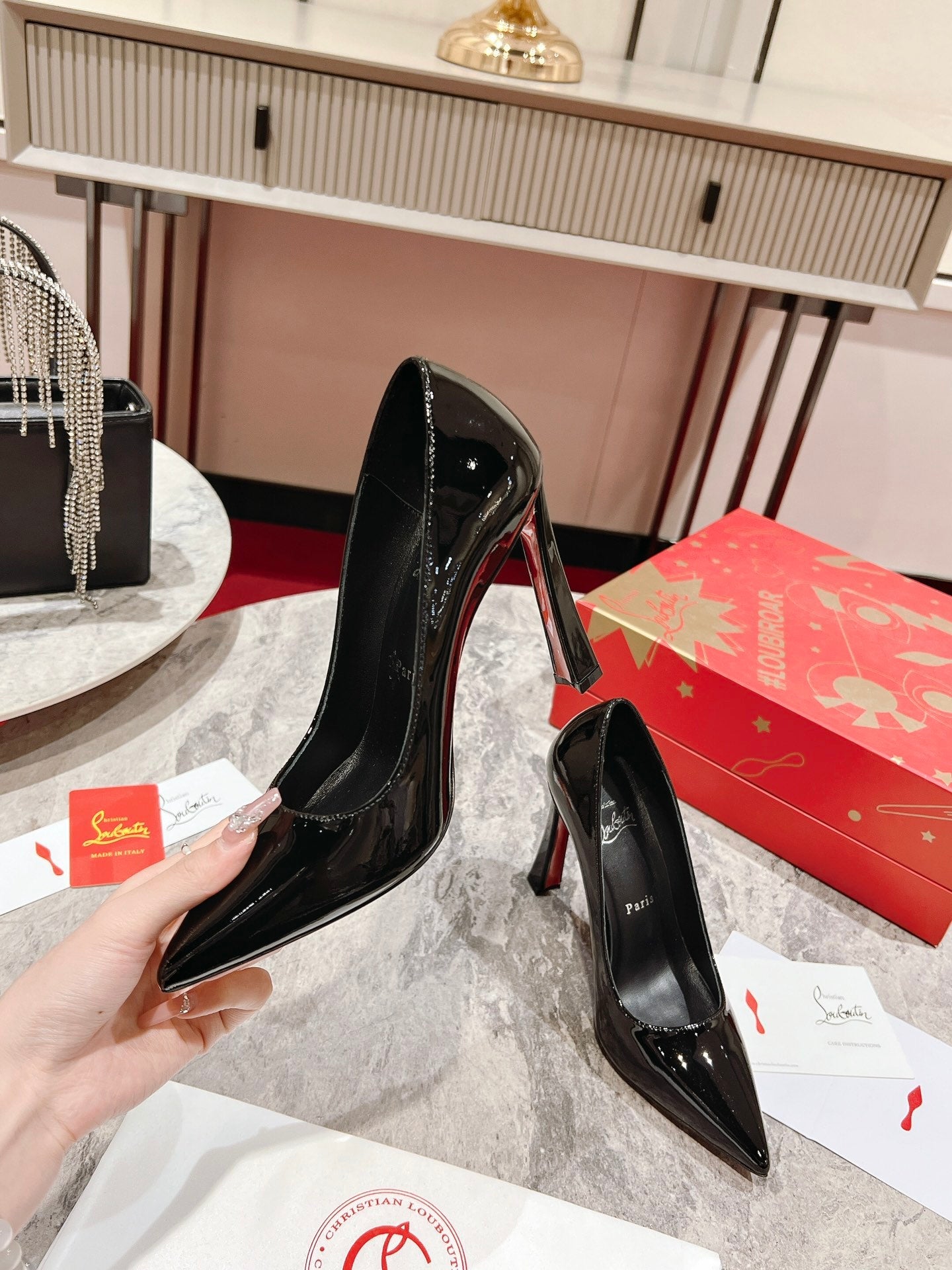 Black Pointed-Toe Pumps - draft